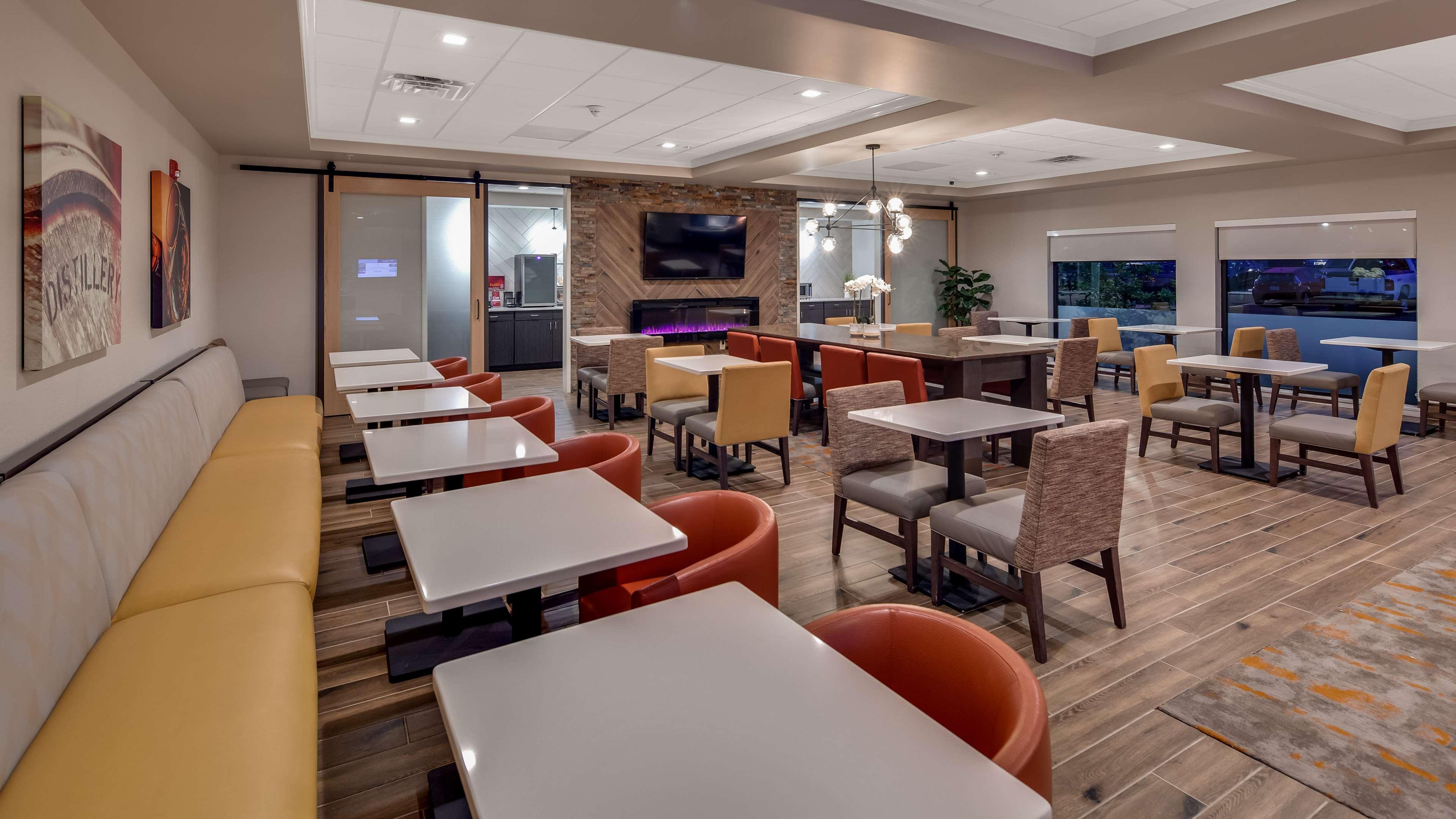 Best Western Plus Elizabethtown Inn & Suites Exterior foto
